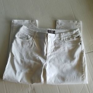Chico's So Slimming white Jean's New 2 10/12 RESORT capri crop